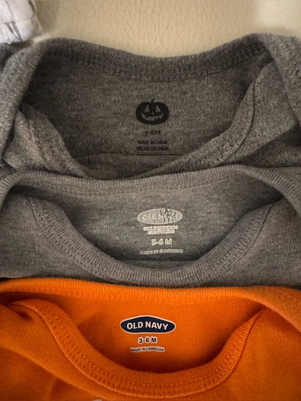 Old Navy Onesies 3-6m Mummy Raccoon Pumpkin Orange Gray White Lot/3 Long Sleeves